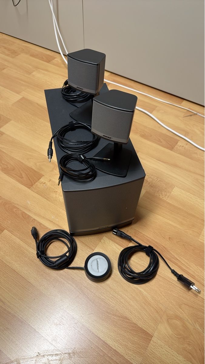 Bose Casse acustiche: Bose Lautsprecher System Subwoofer Set – Usato da Winterthur venduto da Redbasecap