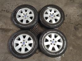 4x Winterreifen 215/65 R16C auf original VW-Alufelgen
