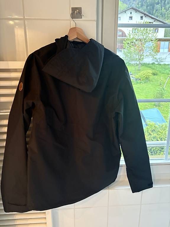 Giacche: Regenjacke Gr. M schwarz – Usato da Malans GR venduto da Lena_8315 1