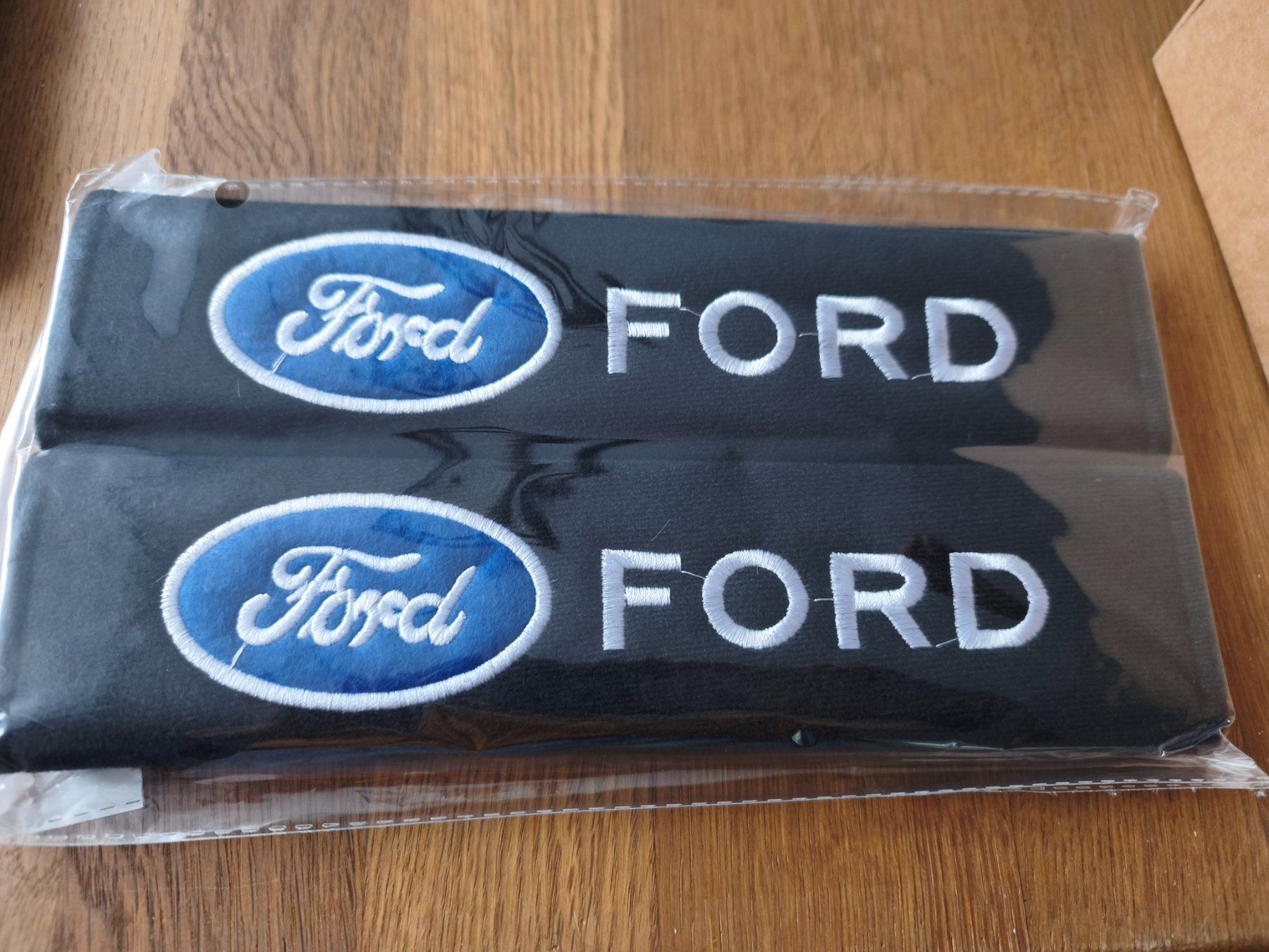 Accessori per altri veicoli: Ford Gurtpolster 2er Set – Nuovo e nell'imballaggio originale da Schiers venduto da Topflash74