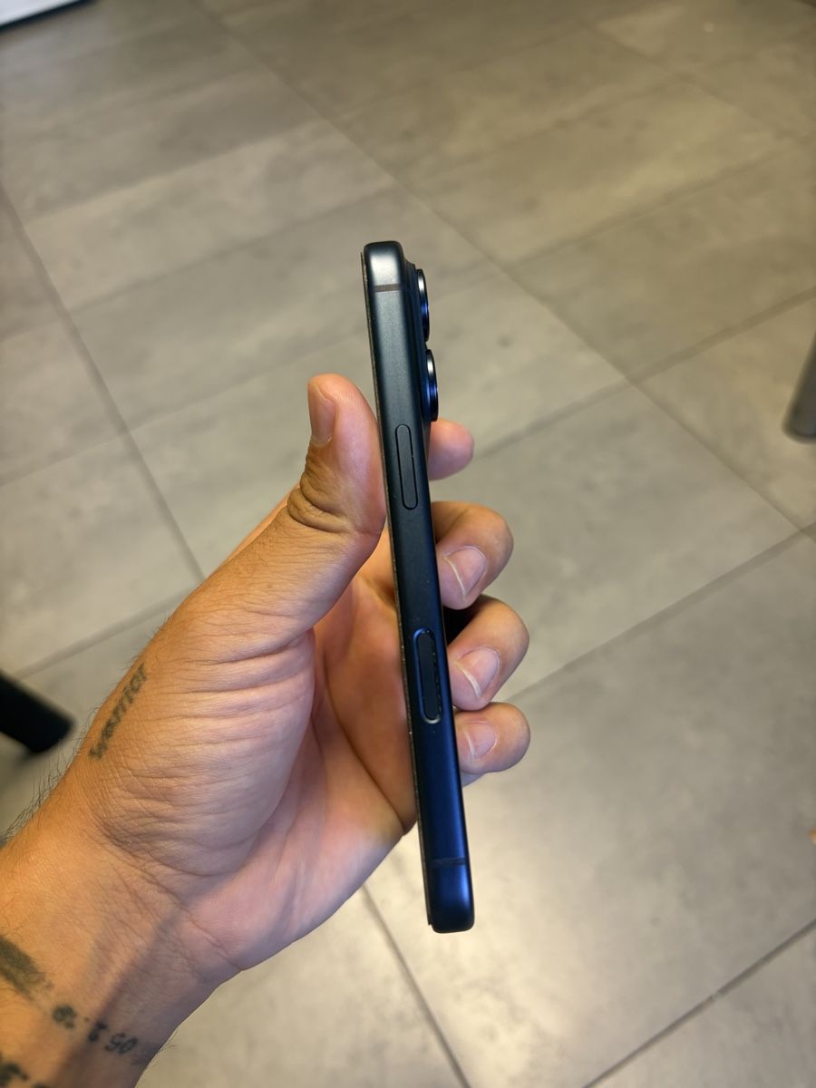 Apple Handys / Smartphones: iphone 17pro 256g – Gebraucht aus Crissier von ali_rbh9 1