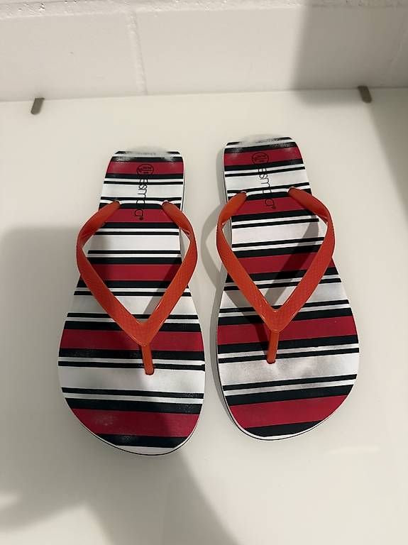 Scarpe da donna: Flip Flops Gr 38/39 – Usato da Zürich venduto da Marti97