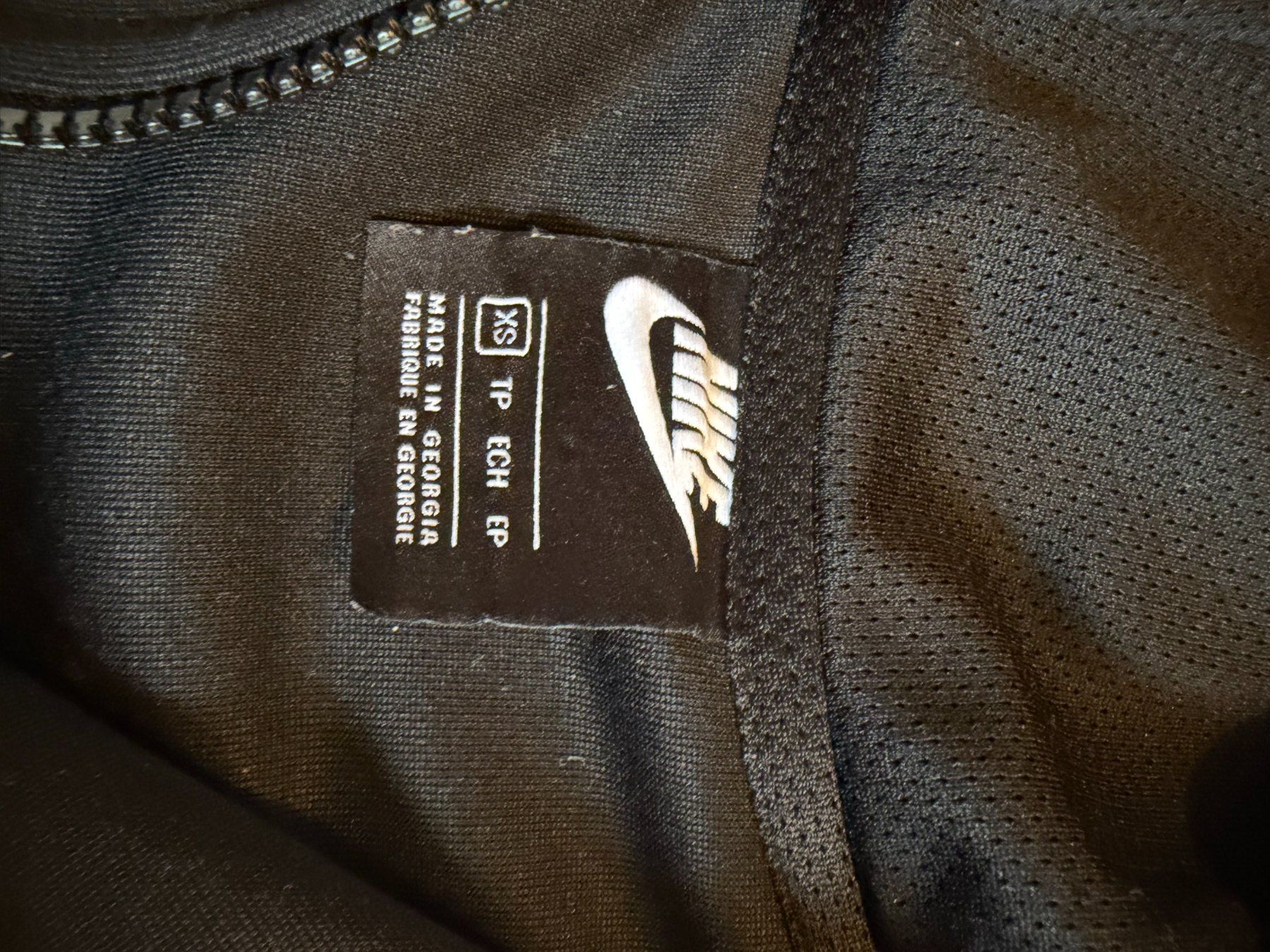 Jacken: Veste à capuche Nike noire zippée – Gebraucht aus Genève von rij_7zrr 3