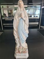 Antike Statuette (N.D. de Lourdes) aus Bisquitporzellan