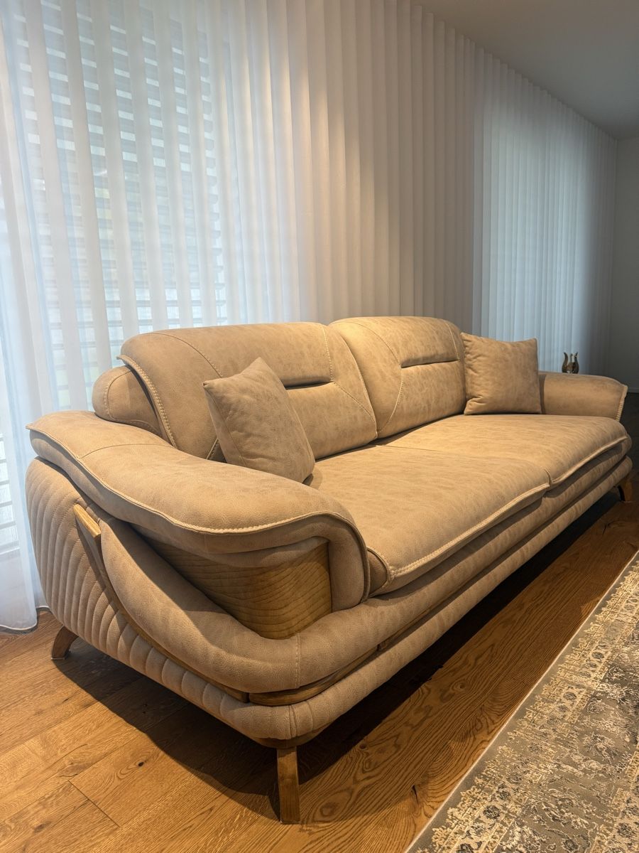 Sofas: Sofa und Esszimmerstühle – Neu (gemäss Beschreibung) aus Hallwil von kuj_6v7n 1