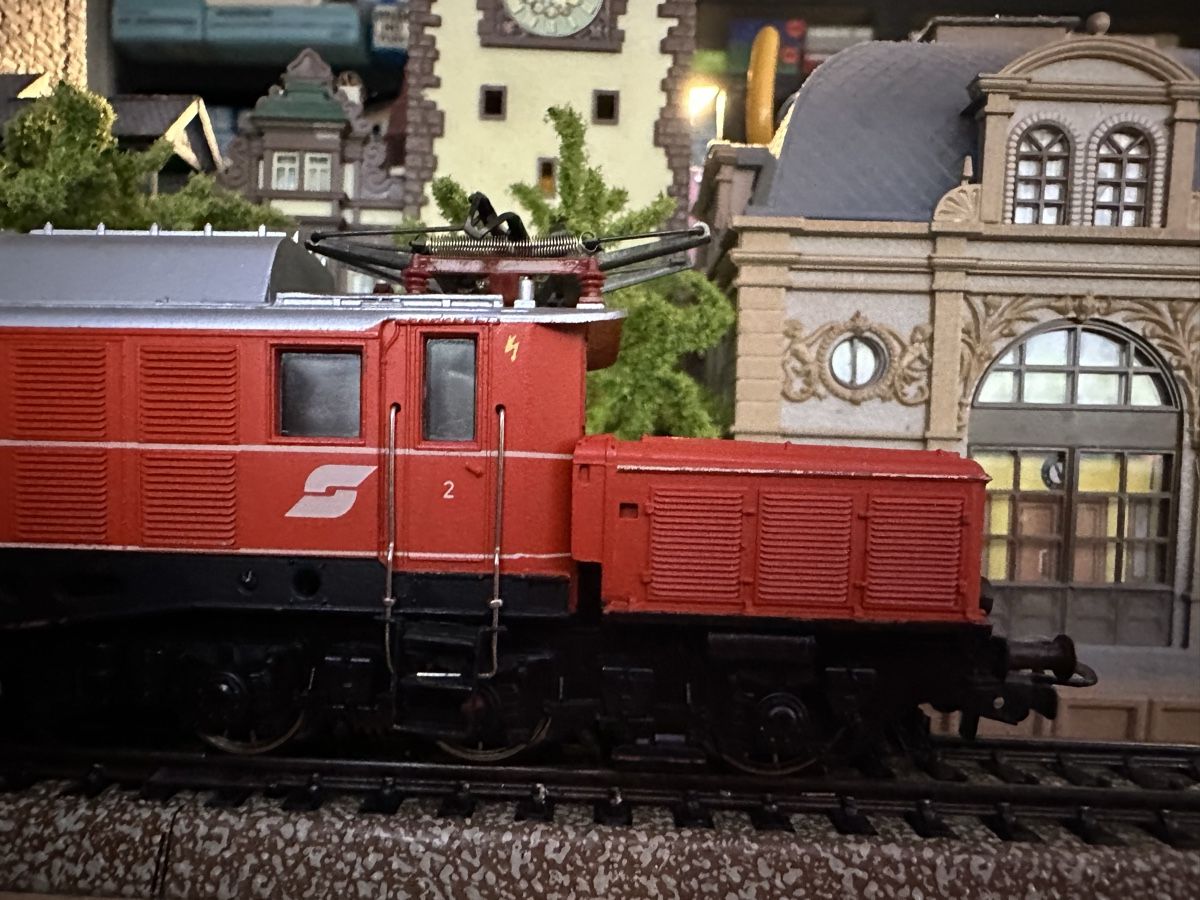 Märklin Modelleisenbahnen: Märklin 3159 ÖBB BR 1020 – Gebraucht aus Lupsingen von New-Haven 1