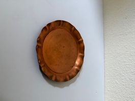 alter Kupfer-Teller  - (14 cm)   - mit Aufhänger