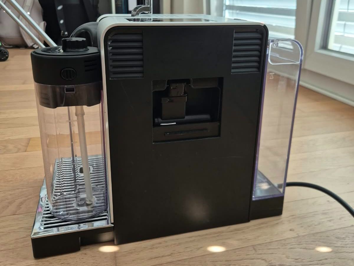 Macchine per caffè & Macchine per espresso: Nespresso DELONGHI Lattissima Pro – Usato da Herisau venduto da Frenchy. 5
