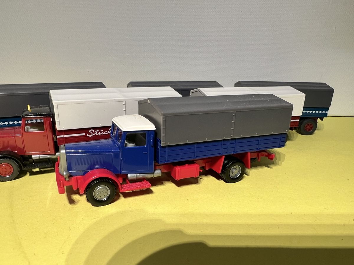 Wiking Modellini d'auto: 4 x Wiking Oldtimer LKW in 1/87 – Nuovo (secondo la descrizione) da Weinfelden venduto da Kammerflimmern 2