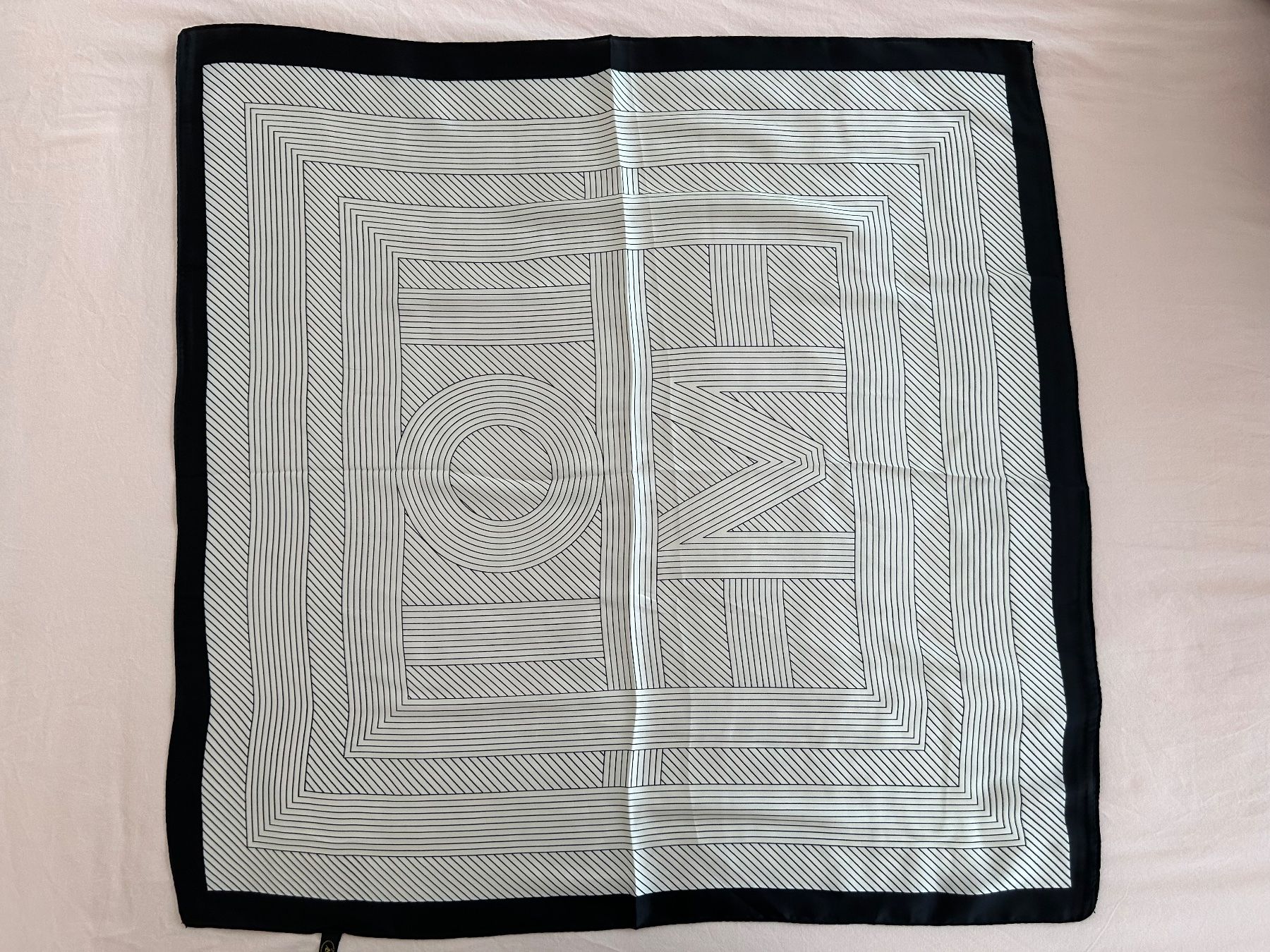 Foulards & écharpes: Scarf -Neu – Neuf (Voir description) à Basel par lau_982w