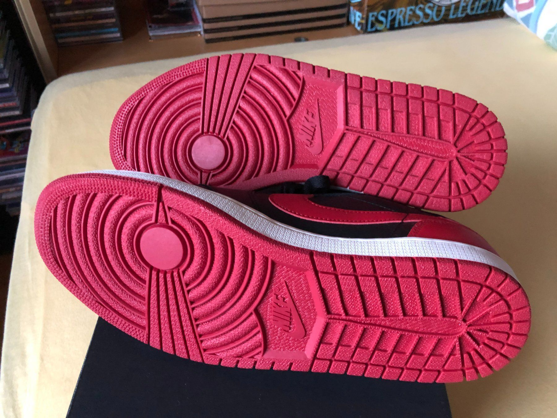 Jordan Scarpe da uomo: Nike Air Jordan 1 Low "BRED" 2015 - EU44 – Usato da St. Moritz venduto da comeflywithme 4