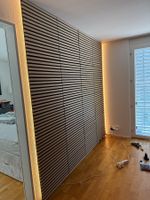 Akustikpaneele, Holz, Wandpaneel mit Philips Hue Beleuchtung