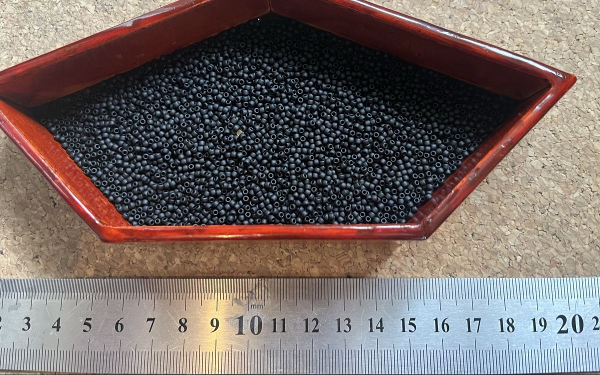 Kit bricolage: Perlen Set Schwarz Silber Delica Rocailles Bugle Beads – Nuovo (secondo la descrizione) da Zuchwil venduto da MLV92 5