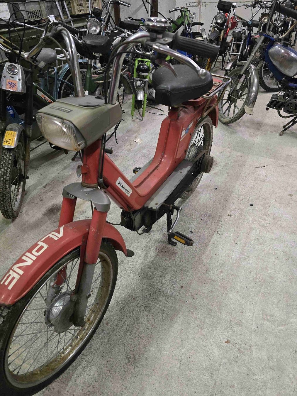 Piaggio Cyclomoteurs: Rote Piaggio Mofa "Alpine" – D'occasion à Stansstad par Carina_P