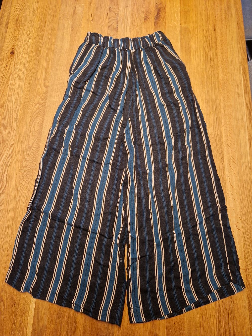 Pantaloni: Stoffhose gestreift Gr. XS/S – Usato da Frauenkappelen venduto da sarahgygax_