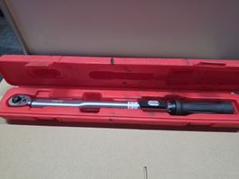Drehmomentschlüssel 1/2" JET Tools (40–210 Nm) inkl. Koffer