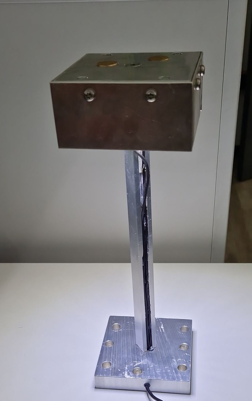 Lampes: Lampe mit USB Anschluss – D'occasion à Sissach par eli_6l2g