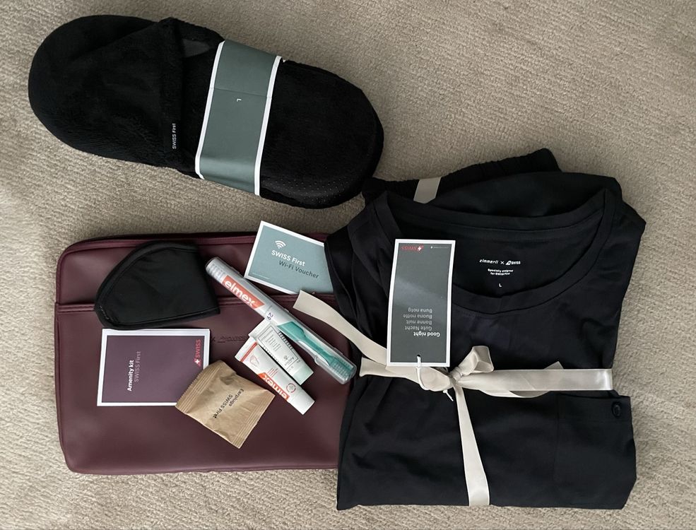 Swiss First Class Amenity Kit x Zimmerli + Wifi Voucher NEU (Neu und ...