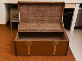 Grande malle de voyage vintage avec plateau amovible