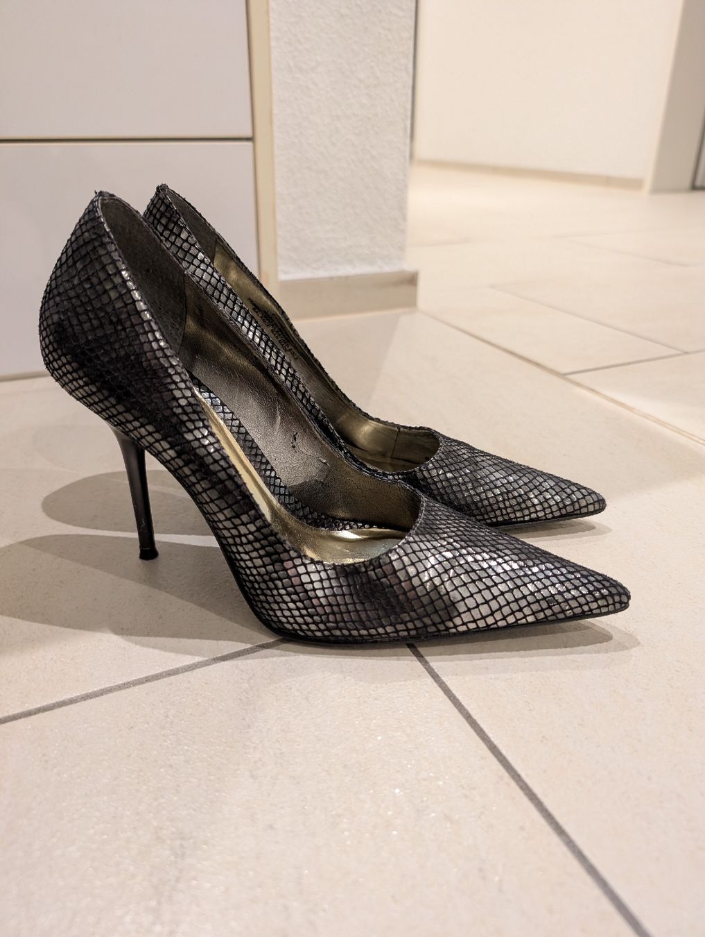 Scarpe da donna: Silberne High Heels, Grösse 37  – Usato da Ganterschwil venduto da Nike18