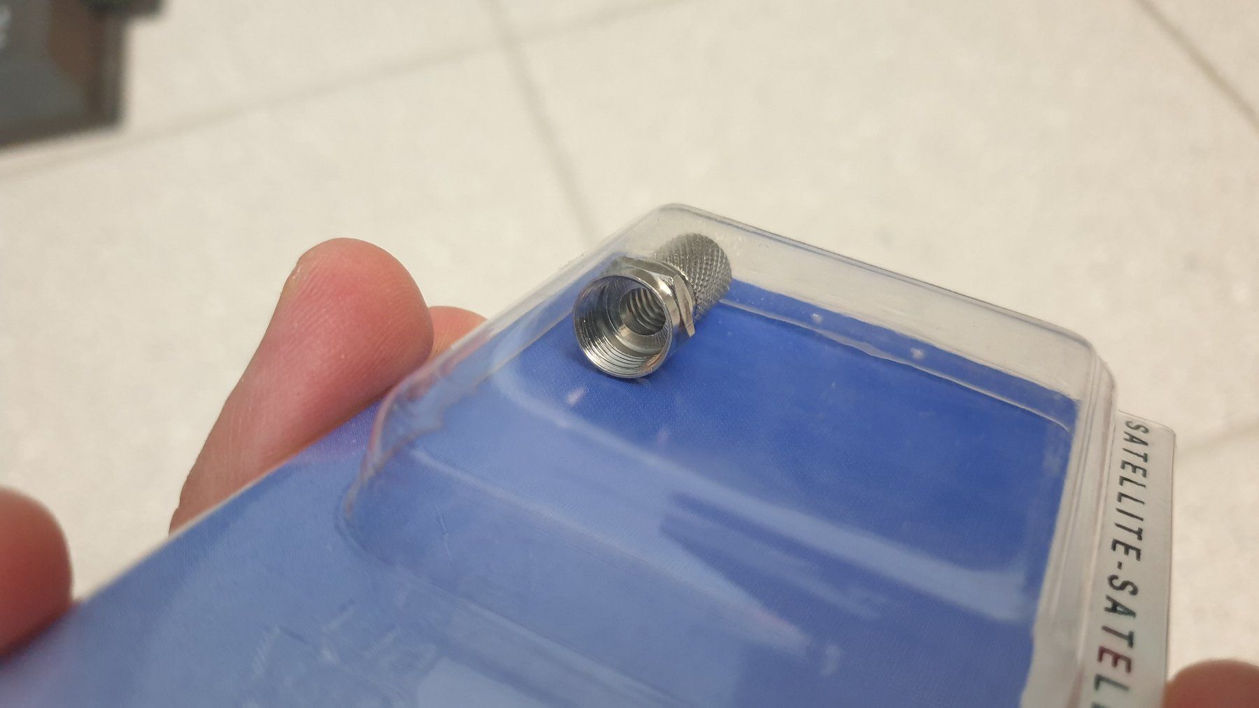 Lecteurs & Adaptateurs: F-Stecker 7mm (1 Stück) – Neuf avec emballage d'origine à Stäfa par Supertramp73 2