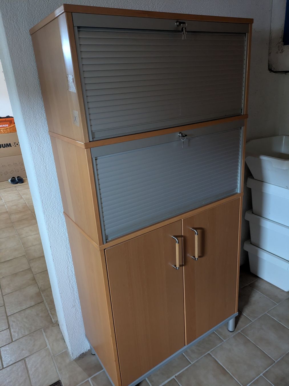 Schränke: Schrank  – Gebraucht aus waldenburg von vr161069