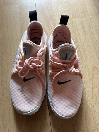 Nike Schuhe - rosa Grösse 36.5 NEU