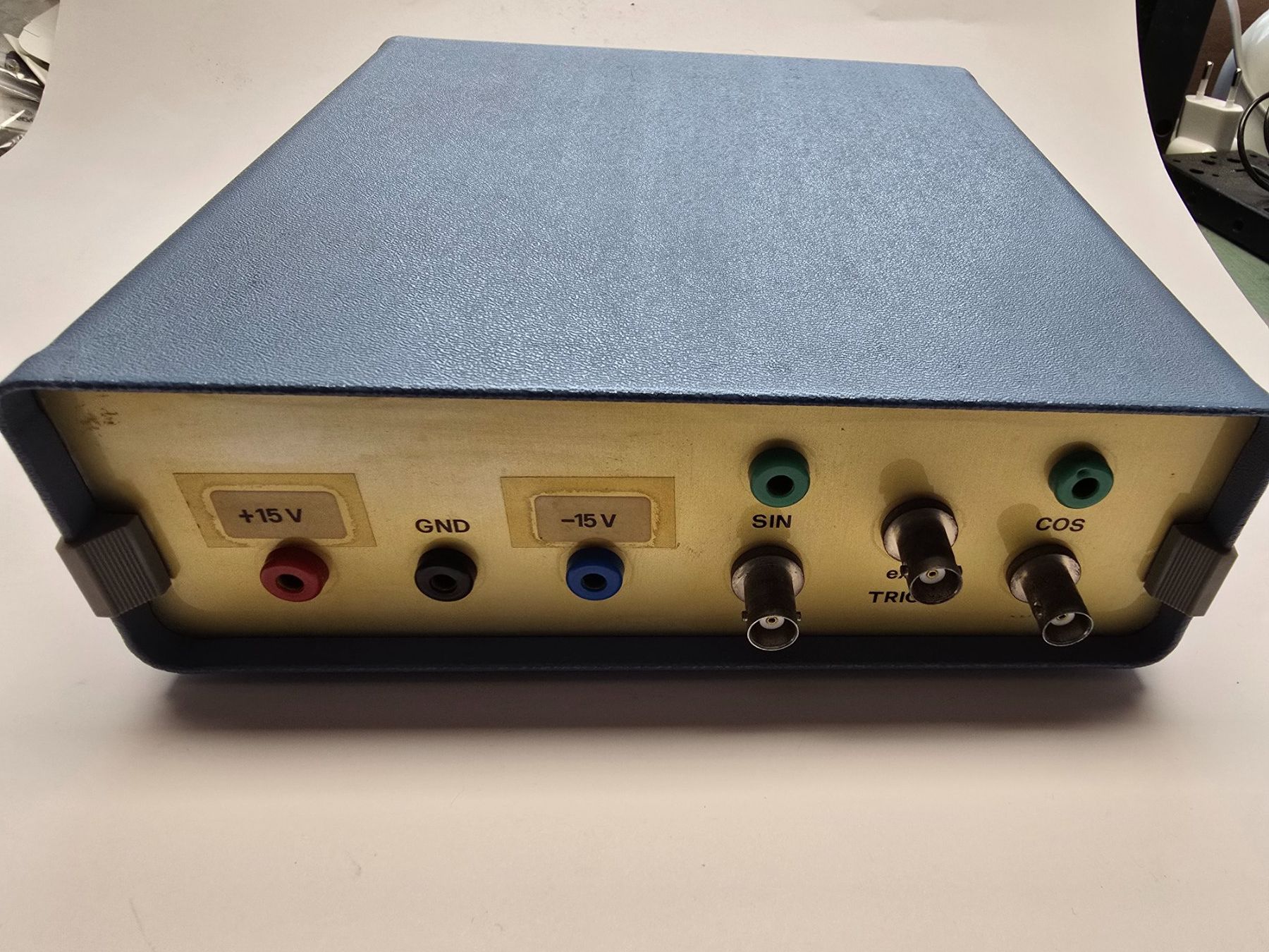 Misurare: Sin / Cos Generator Elektronik-Testgerät 1976 – Usato da Balgach venduto da Zwickau01 2