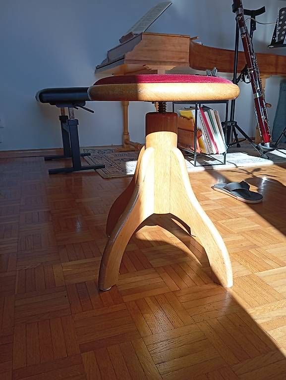 Tabourets: Klavierhocker mit Spindel – D'occasion à Allschwil par lau_lmj5 1