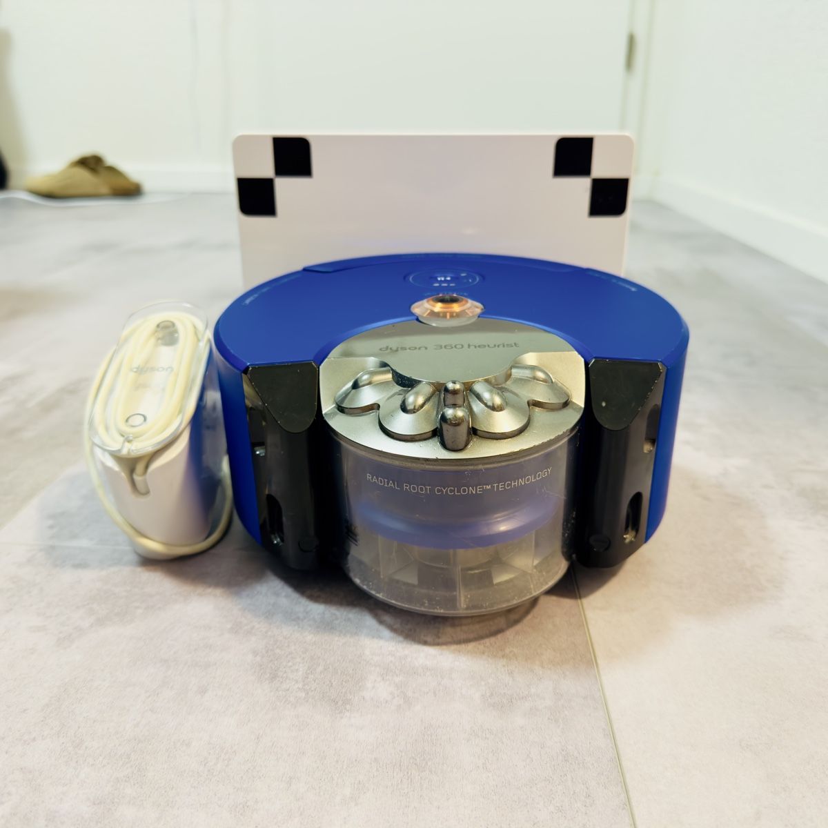 Aspirateurs & Accessoires: Dyson 360 Heurist Saugroboter mit Ladestation. – D'occasion à Recherswil par remember 3