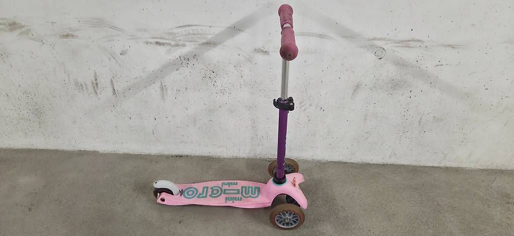Micro Kickboard: Micro Kickboard rosa – Gebraucht aus Rudolfstetten von cjcsp 1