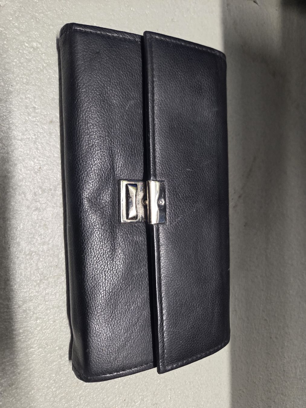 Brieftaschen: Serviceportemonnaie – Gebraucht aus Uezwil von Jillenzio
