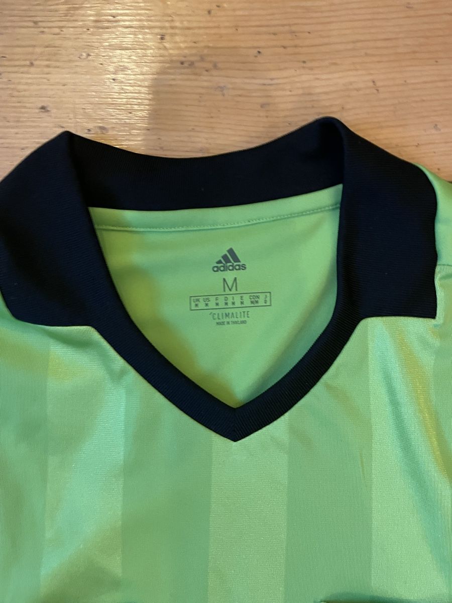 Adidas Leibchen & Hosen: Schiedsrichter Trikot Adidas M – Gebraucht aus Zürich von glo_qjx8 1