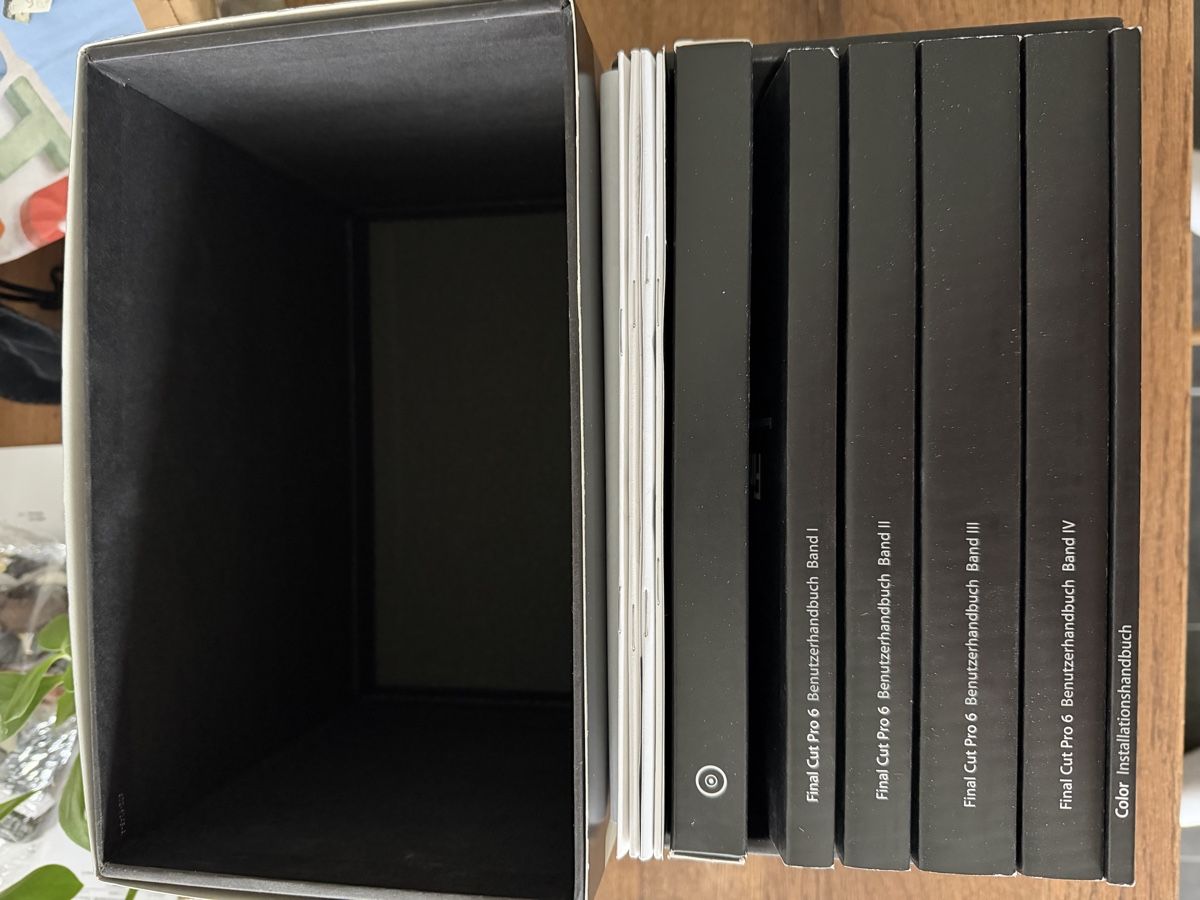 Software: Apple Software Final Cut Studio 2 mit Handbuch Box Set – Usato da Nänikon venduto da MircoPellegrino 4