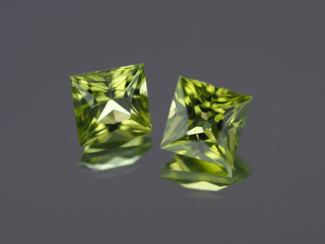 Edelsteine: Beautiful Green Peridot Princess Cut - 1.19ct – Neu und originalverpackt aus Buchs SG von OTNaturalGems 9