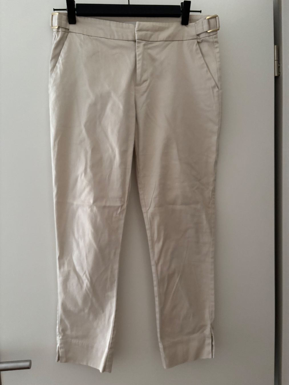 Pantaloni: Pantalon beige, taille 36. – Usato da Neuchâtel venduto da Zoilab