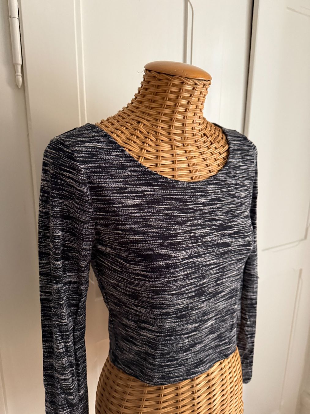 H&M T-shirt: Langarmshirt schwarz-weiss meliert S – Usato da Zürich venduto da Diazaio 1
