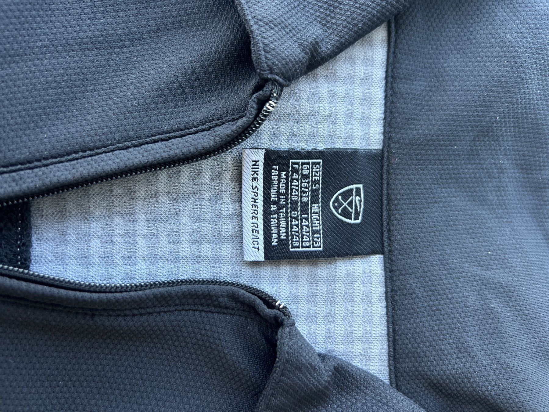 Nike T-shirt: Nike Vintage Shirt – Usato da Bern venduto da 44RewornHunter 2