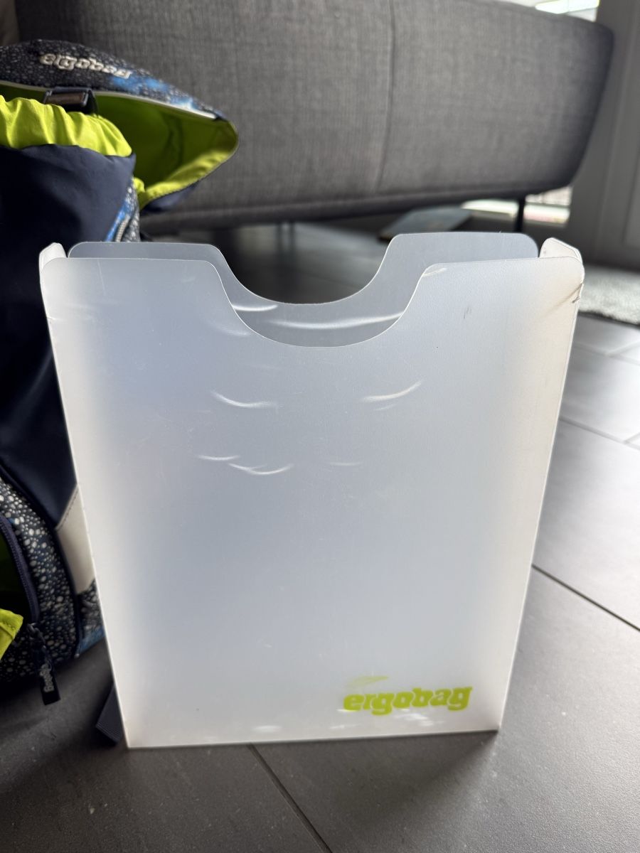 Ergobag Borse & Zaini: Ergobag Schulranzen Galaxie - Top Zustand! – Usato da Pieterlen venduto da Paddlae7 9