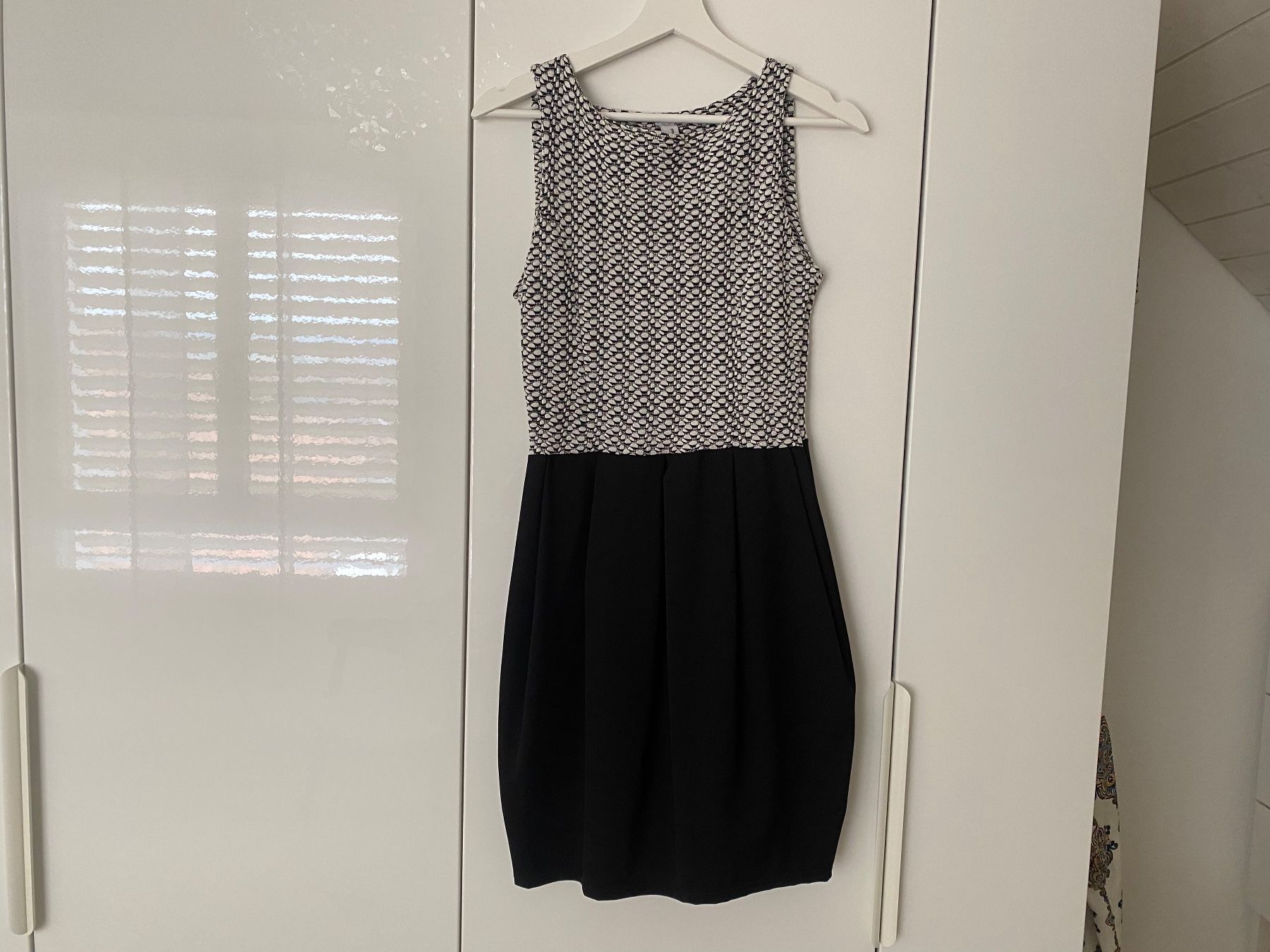 Vestiti: Kleid in Schwarz Weiss (Gr. S oder M) – Usato da Merenschwand venduto da R-R-R 1
