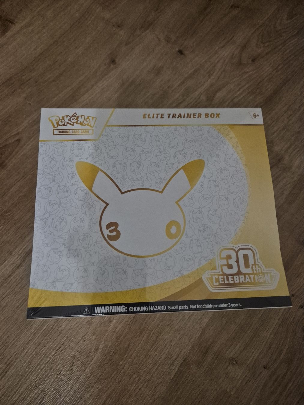Pokémon Carte collezionabili: Elite Trainer Box Pokemon 30th celebration – Nuovo e nell'imballaggio originale da La Chaux-de-Fonds venduto da luc_88zy