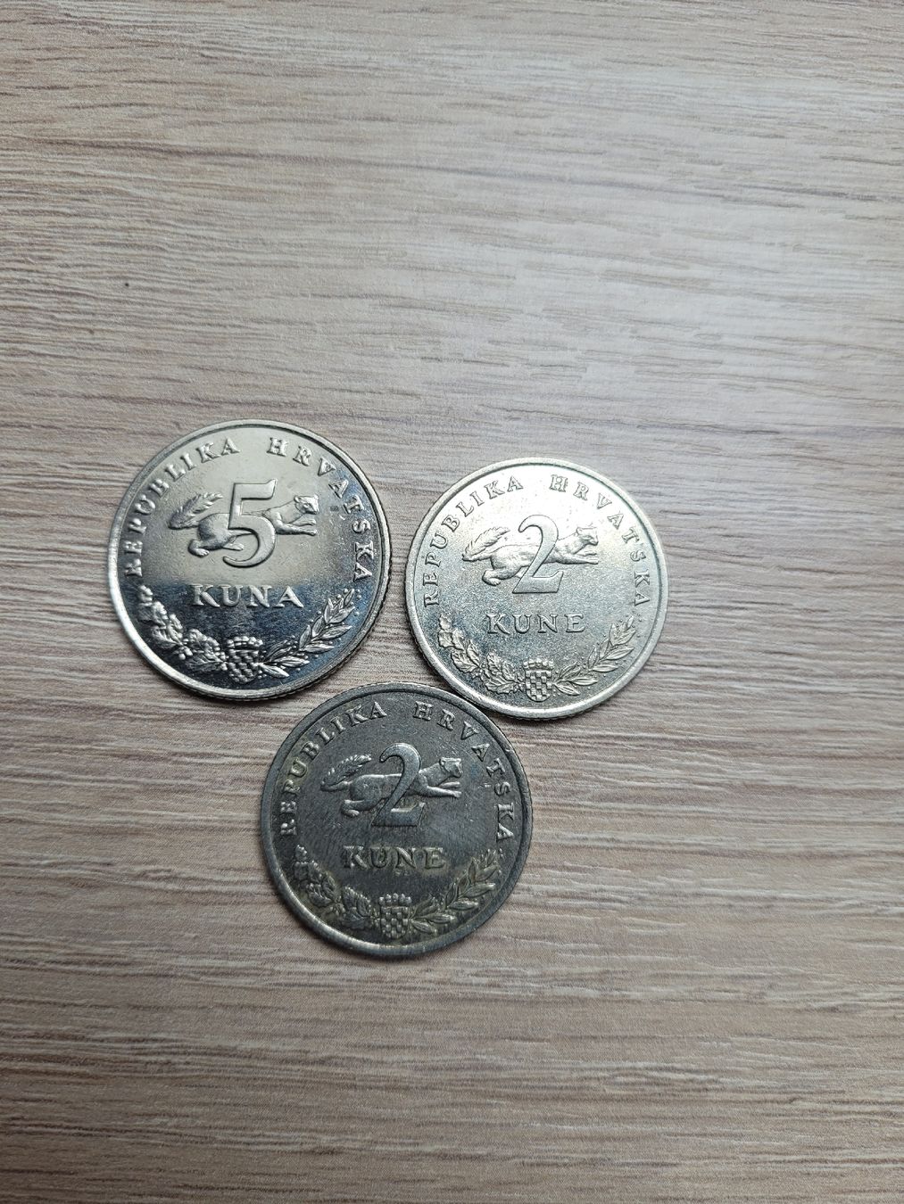 Banconote: 9 Kunas Croates (HRK) – Usato da La Chaux-de-Fonds venduto da gab_6zzm