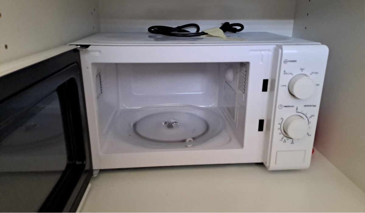 Elettrodomestici da cucina: Mikrowelle Intertronic – Usato da Oberentfelden venduto da 6sioux3 1