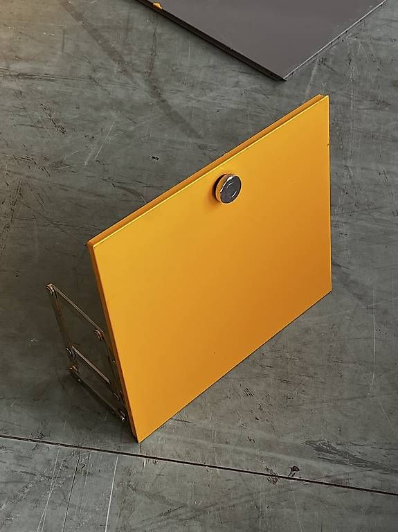 Scaffali: USM Haller Klappfront – Usato da Kreuzlingen venduto da polychromos 2