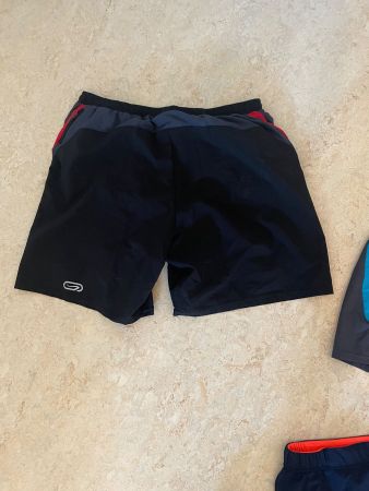 Kalenji Running Shorts - Grösse M, mit Reisverschluss