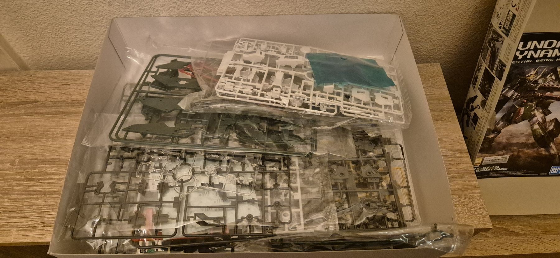 Bandai Kit di modellismo & Modellini statici: GN Gundam Celestial Being Mobile Suit – Nuovo e nell'imballaggio originale da Genève venduto da Bayoushi 2