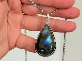 Collier avec pendentif labradorite forme goutte