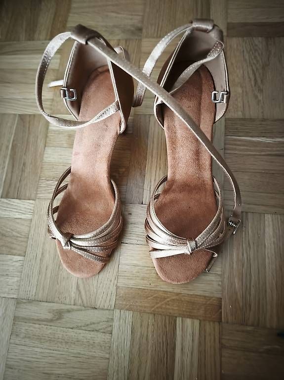 Damenschuhe: Tanzschuhe – Gebraucht aus St. Gallen von lis_8z5f 1