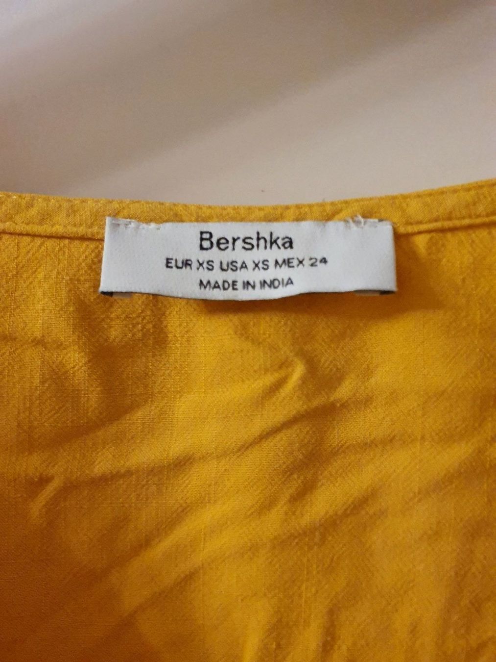 Bershka T-Shirts: Bershka Shirt Gr. Xs – Gebraucht aus Thalwil von Coco2025 3
