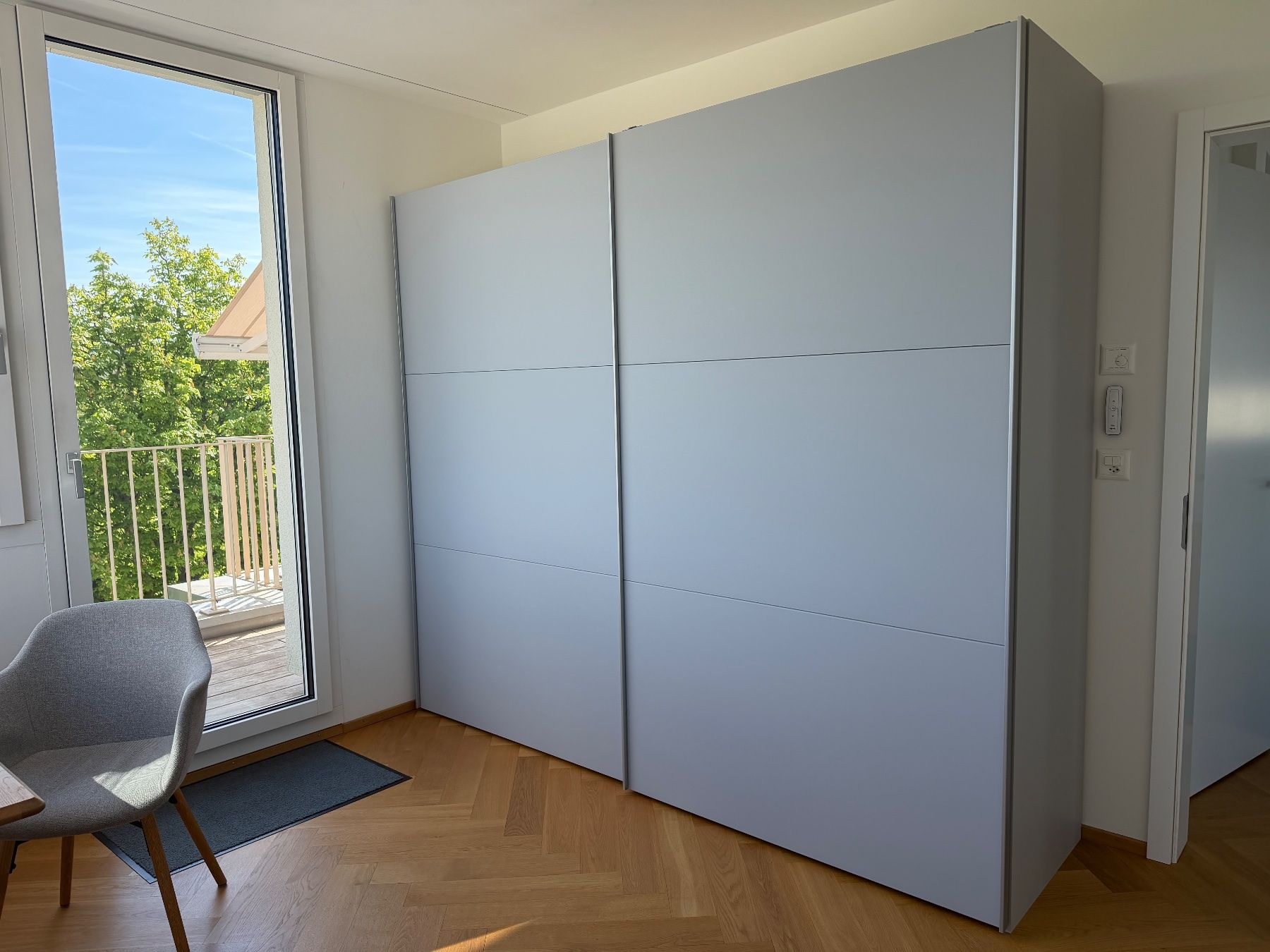 Livique Armadi: Kleiderschrank - Top Zustand! – Usato da Basel venduto da Sonnenblume1379